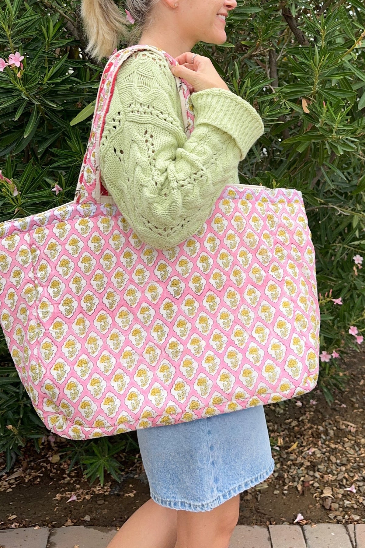 Maxi Market Quilted Tote Bag in Cream and Red - Neutral Ground