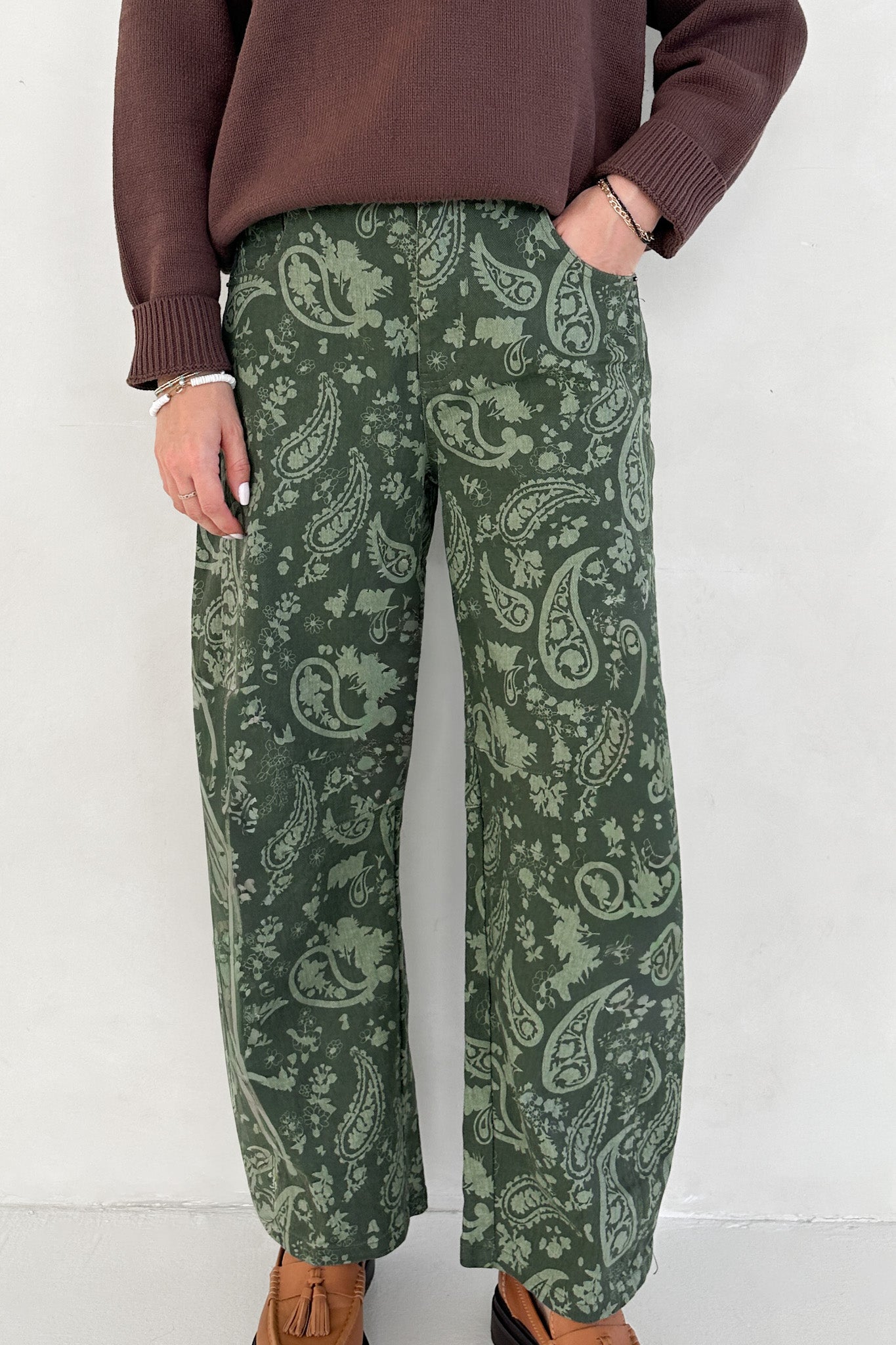Nora Paisley Print Denim Barrel Jeans in Evergreen - Neutral Ground