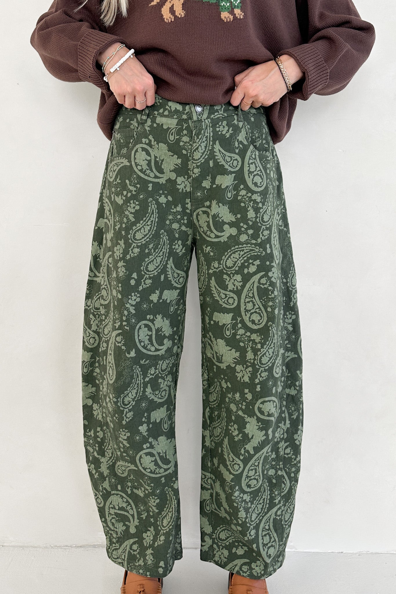 Nora Paisley Print Denim Barrel Jeans in Evergreen - Neutral Ground