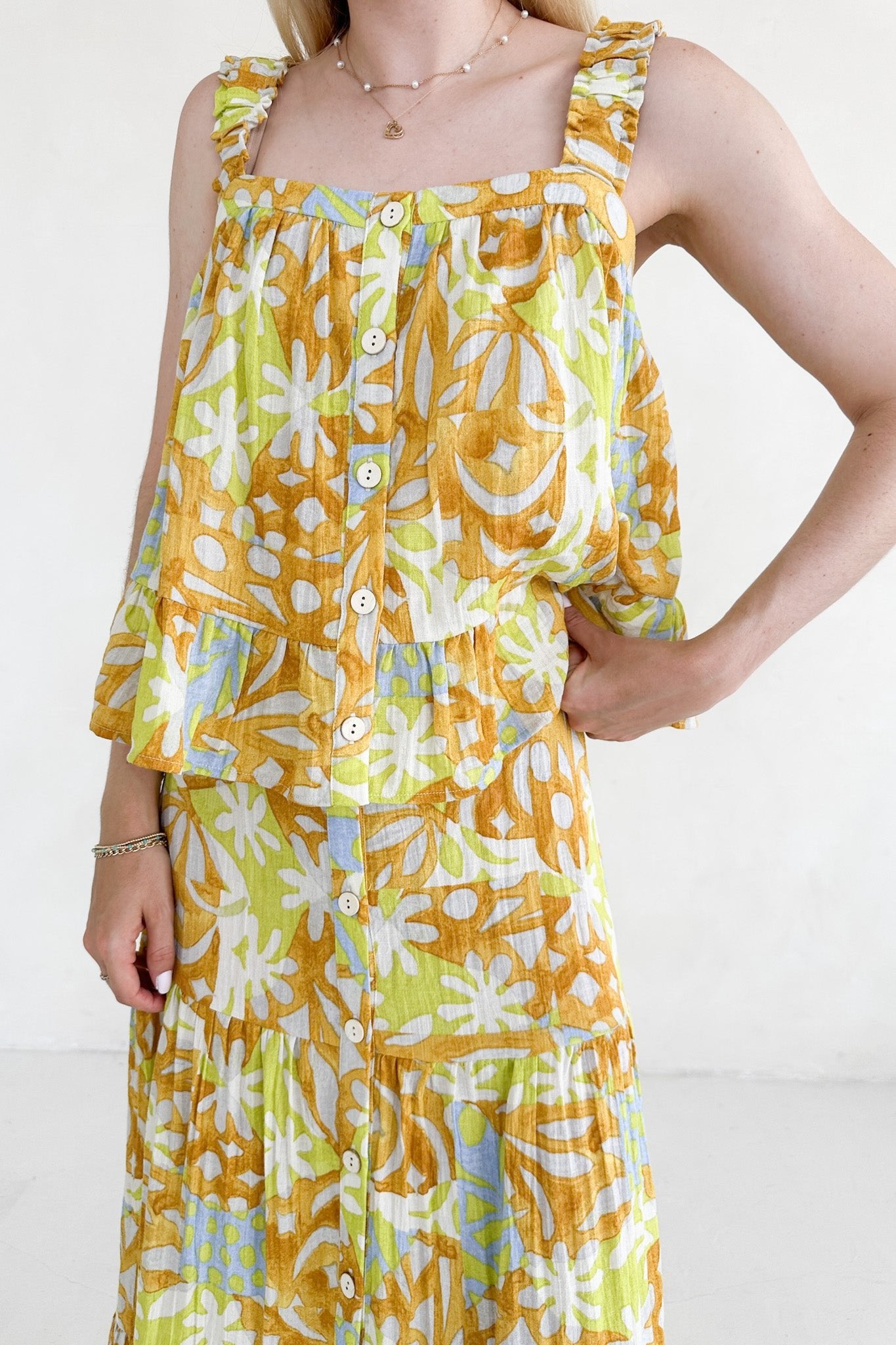 Oahu Tropical Printed Ruffle Top - Neutral Ground