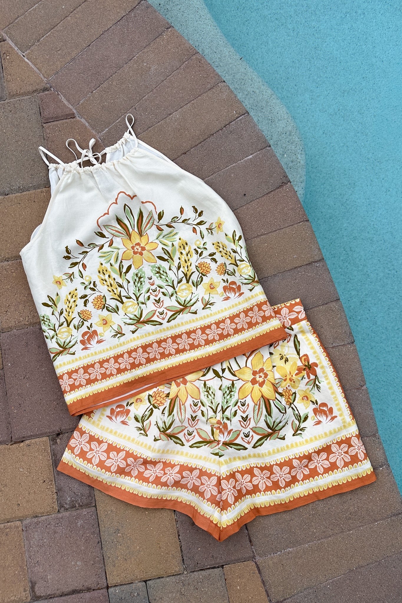 Over the Border Tropical Print Shorts - Neutral Ground