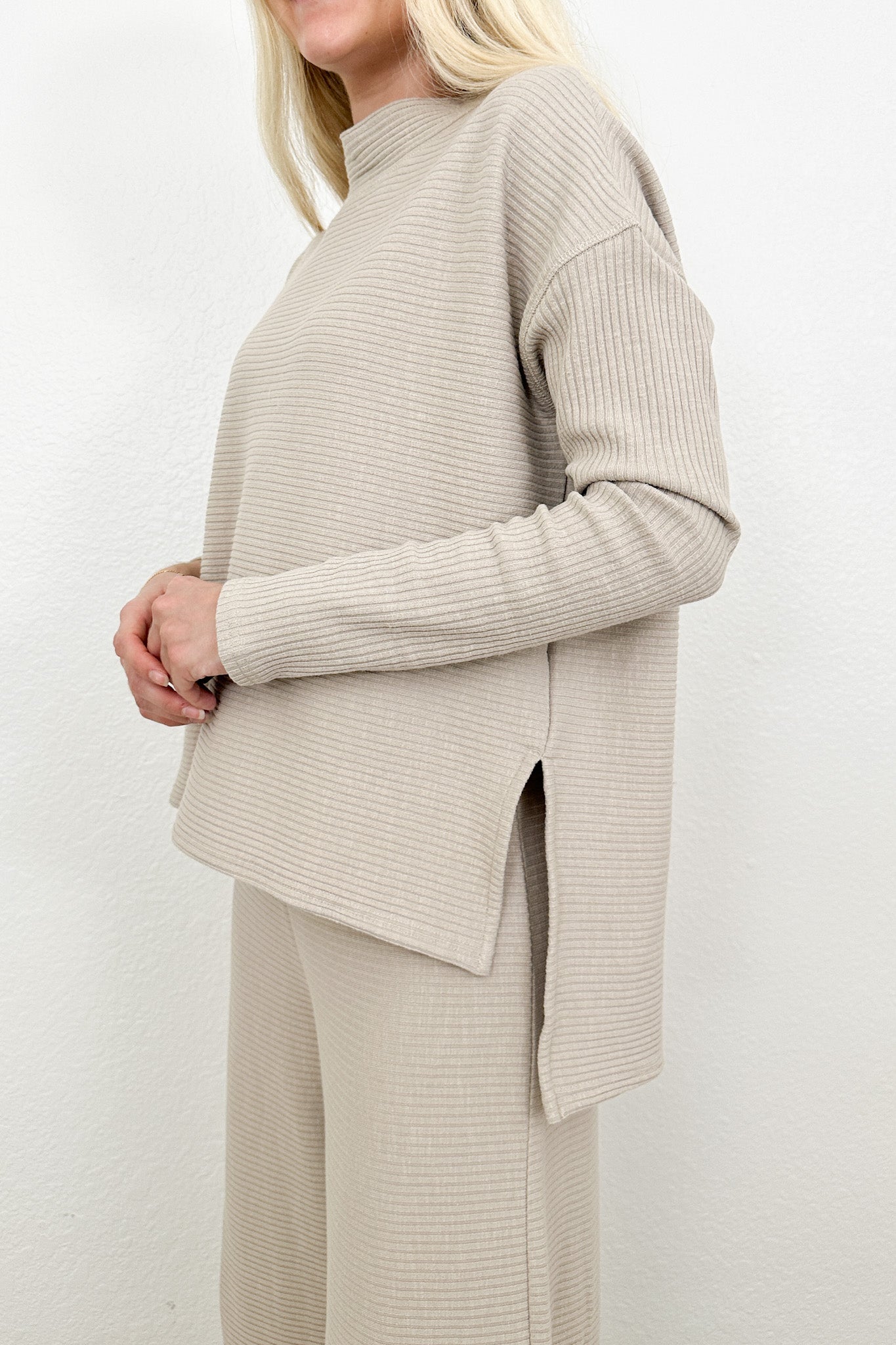 Remi Ribbed High Low Top - Neutral Ground