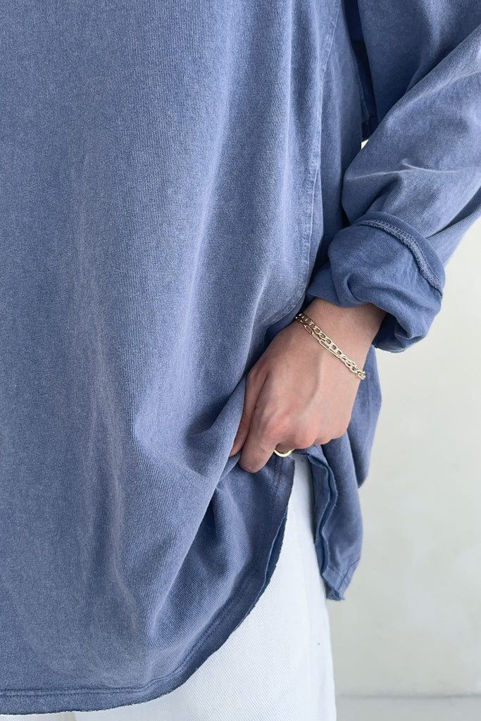 Riley Cotton Mineral Wash Long Sleeve Tee in Navy - Neutral Ground