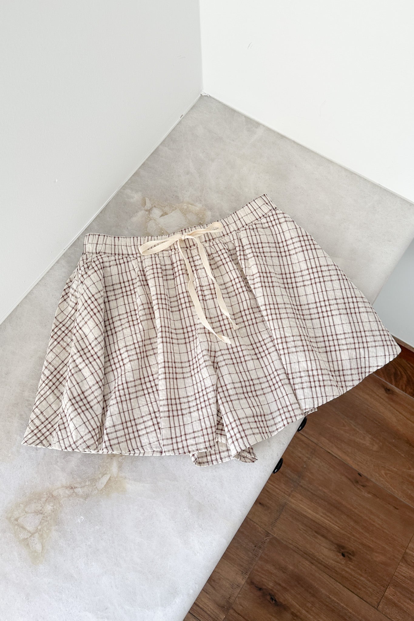 Ruby Flowy Plaid Shorts - Neutral Ground