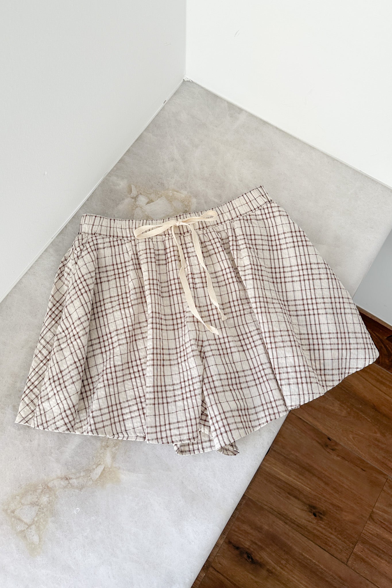 Ruby Flowy Plaid Shorts - Neutral Ground