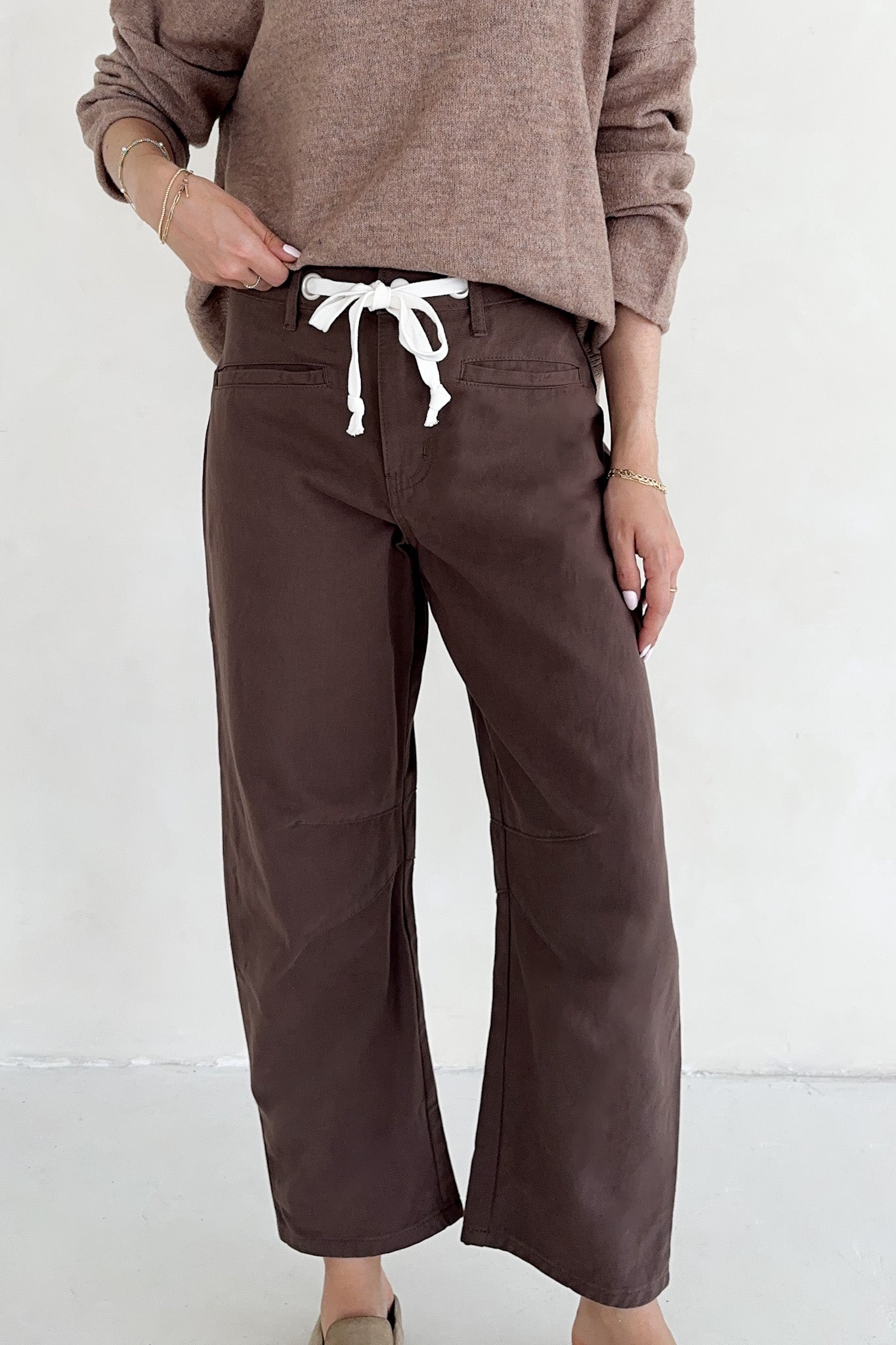 Samantha Eyelet Detail Cotton Barrel Jeans - Neutral Ground