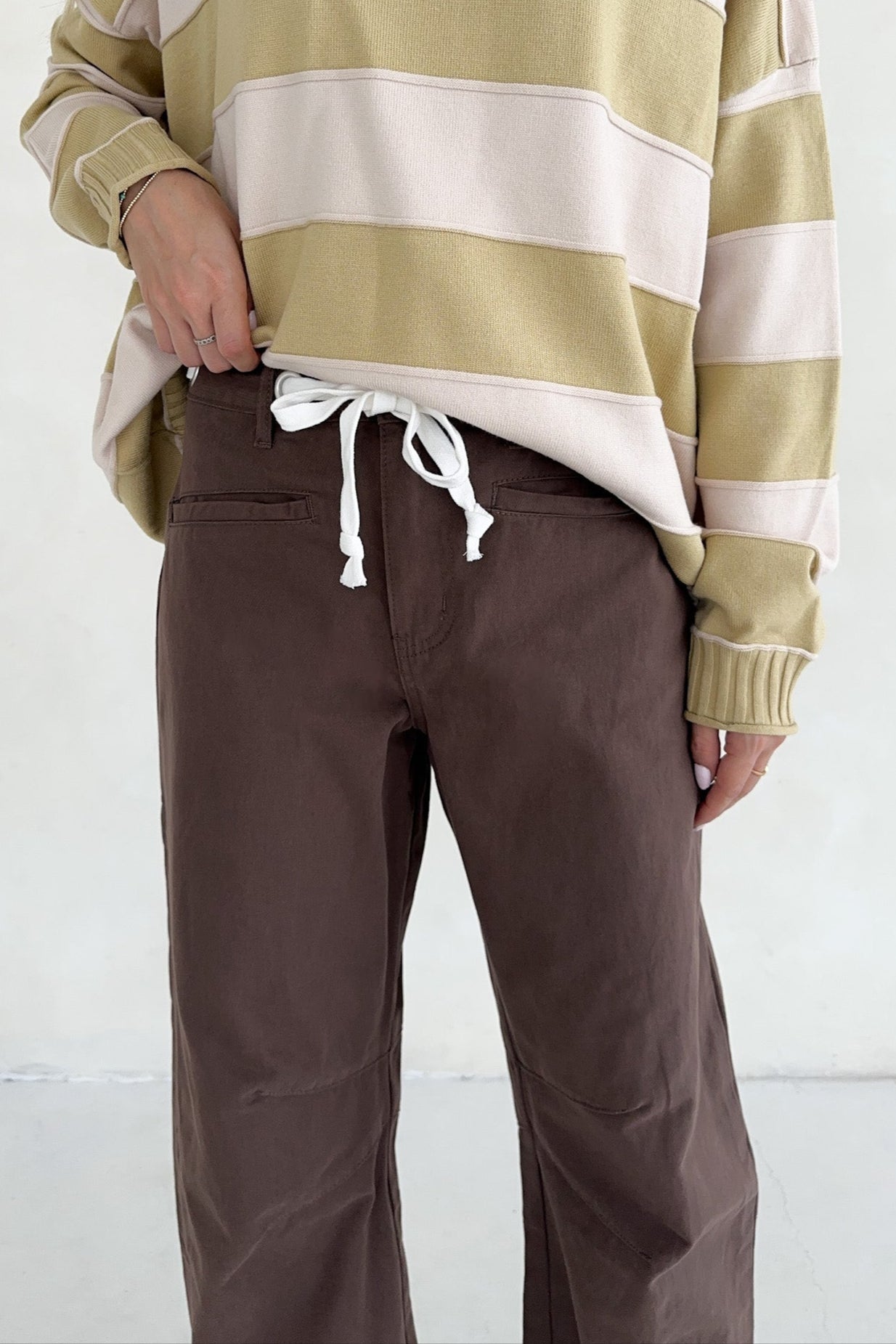 Samantha Eyelet Detail Cotton Barrel Jeans - Neutral Ground