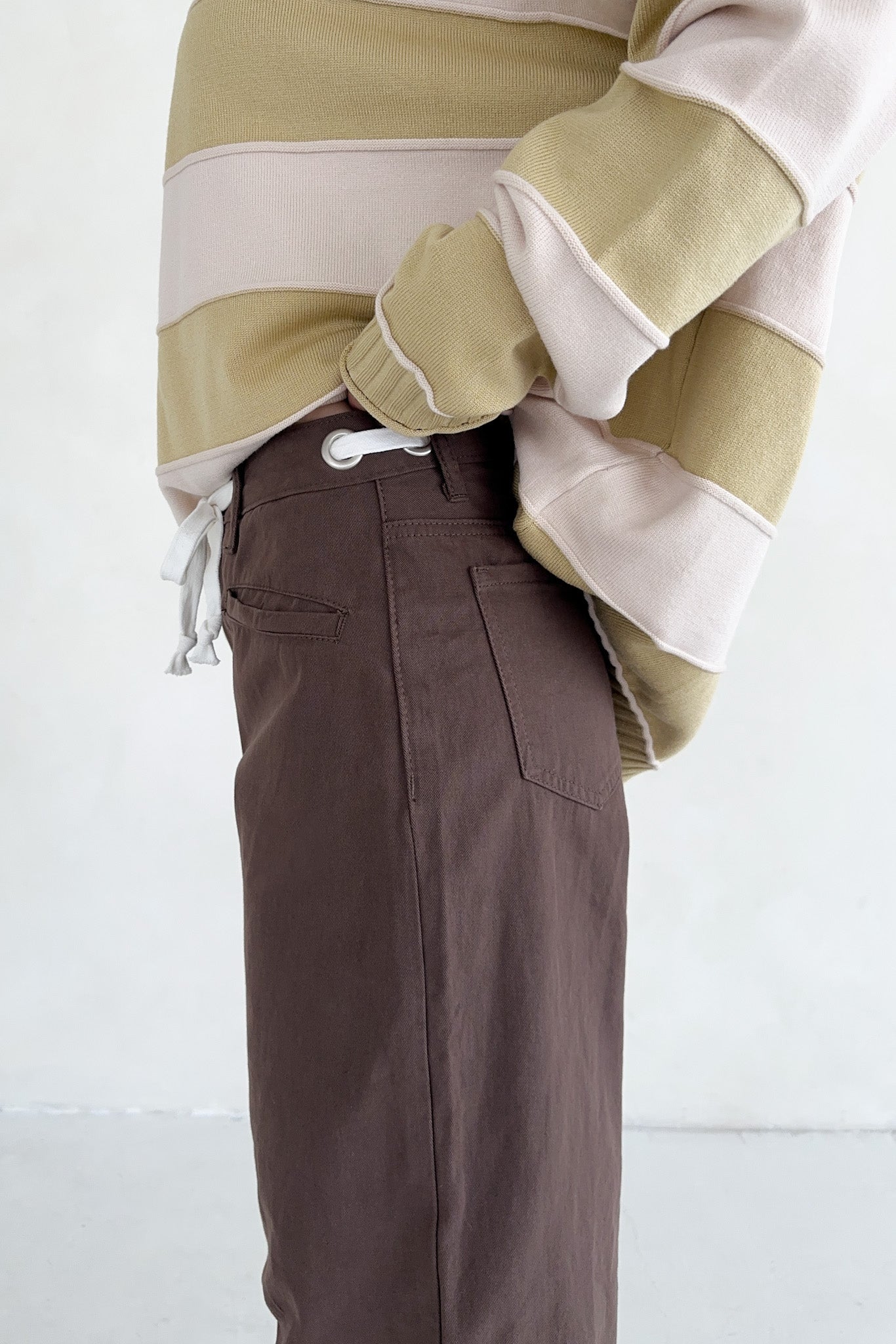 Samantha Eyelet Detail Cotton Barrel Jeans - Neutral Ground