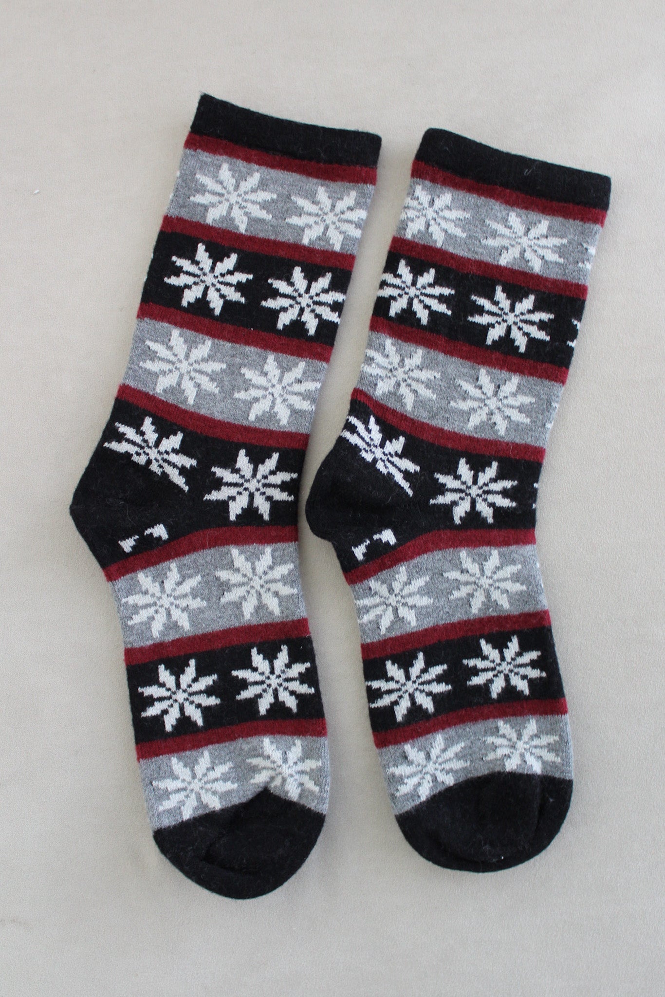 Snowflake Faire Isle Cashmere Blend Crew Socks in Black - Neutral Ground