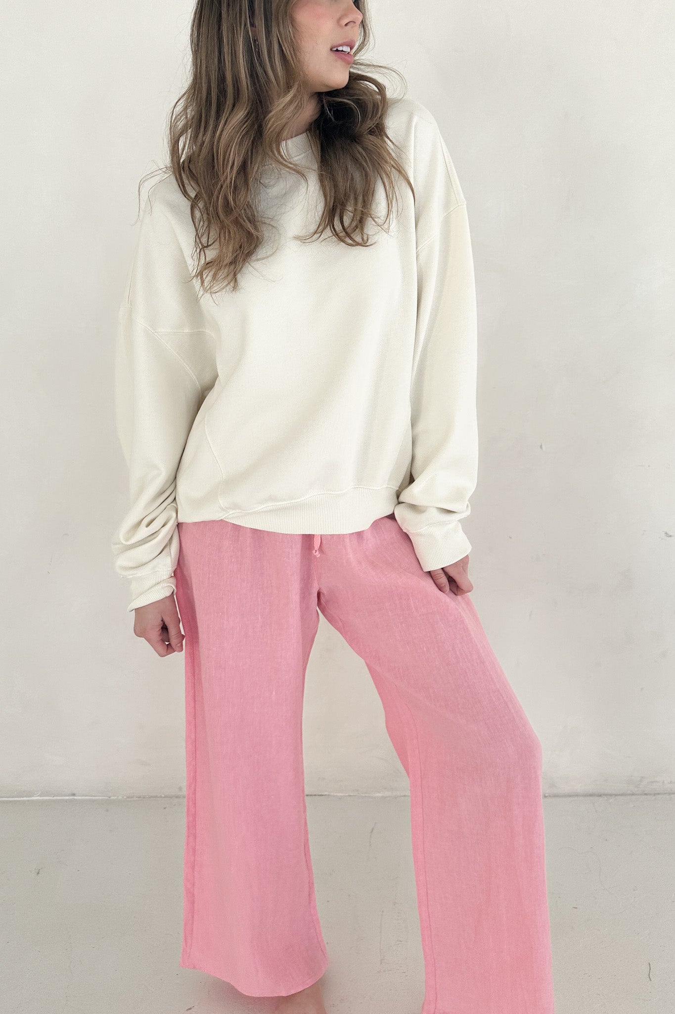 Sundays Pigment Washed Sweatshirt in Vanilla - Neutral Ground