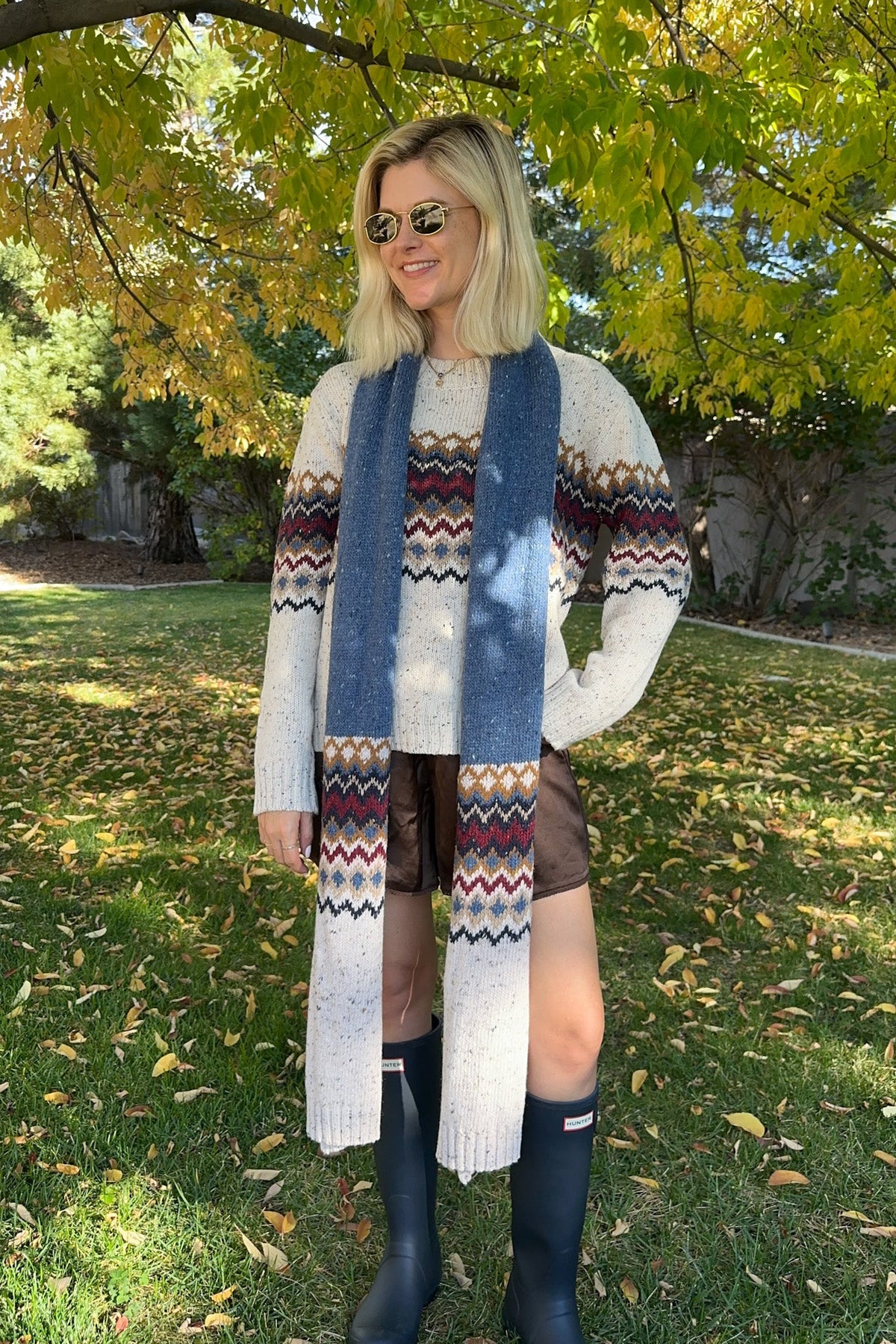 The Highlands Fair Isle Pullover Sweater in Maroon & Blue - Neutral Ground
