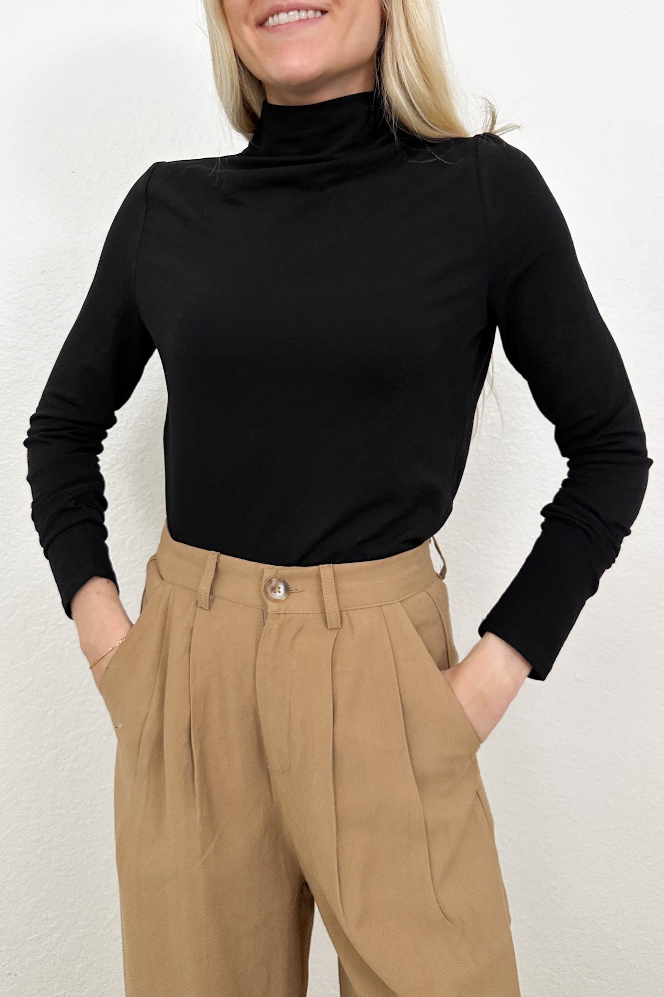 The Perfect Layering Top - Neutral Ground