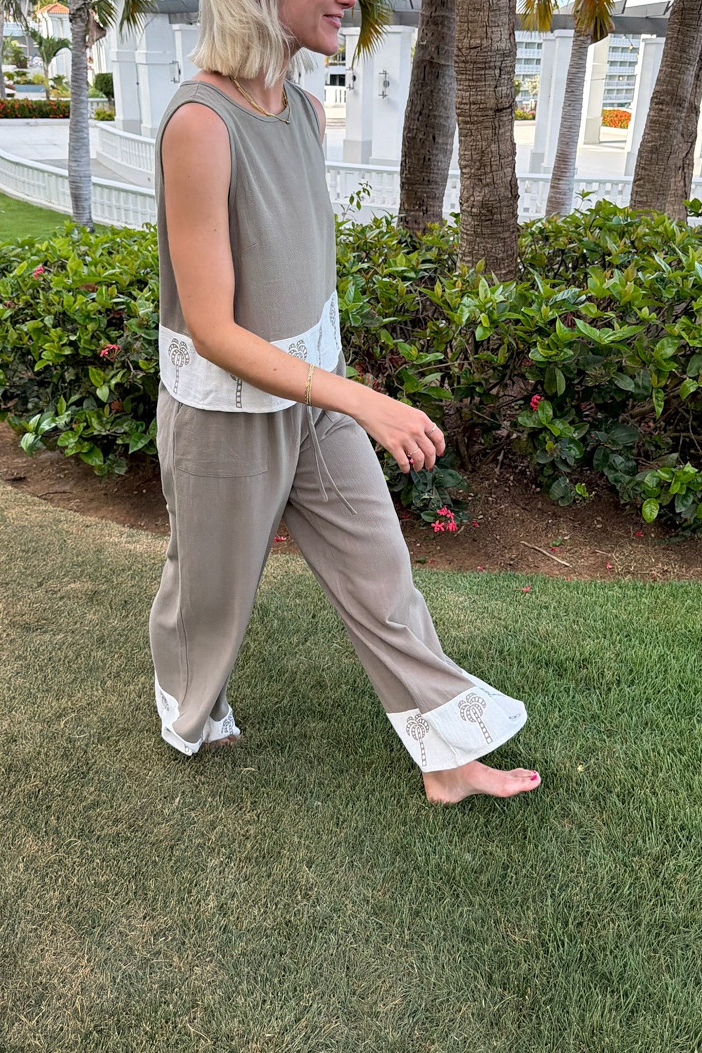 Villa Linen Blend Embroidered Sleeveless Top - Neutral Ground