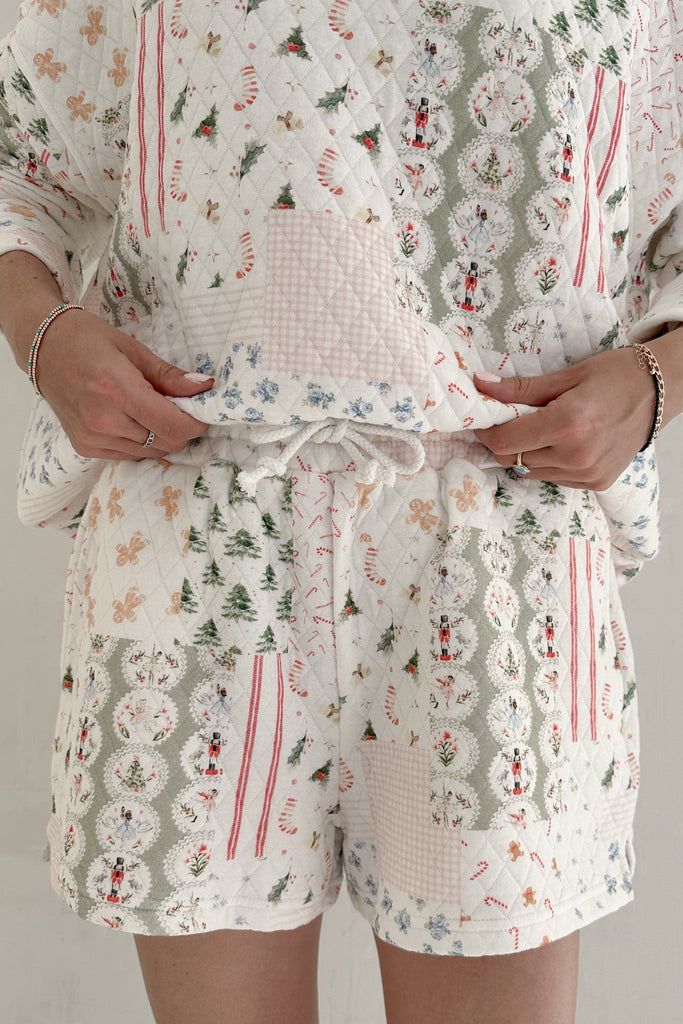 Wonderland Quilted Holiday Shorts - Neutral Ground