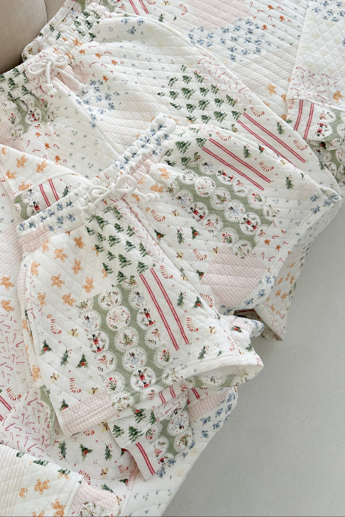 Wonderland Quilted Holiday Shorts - Neutral Ground