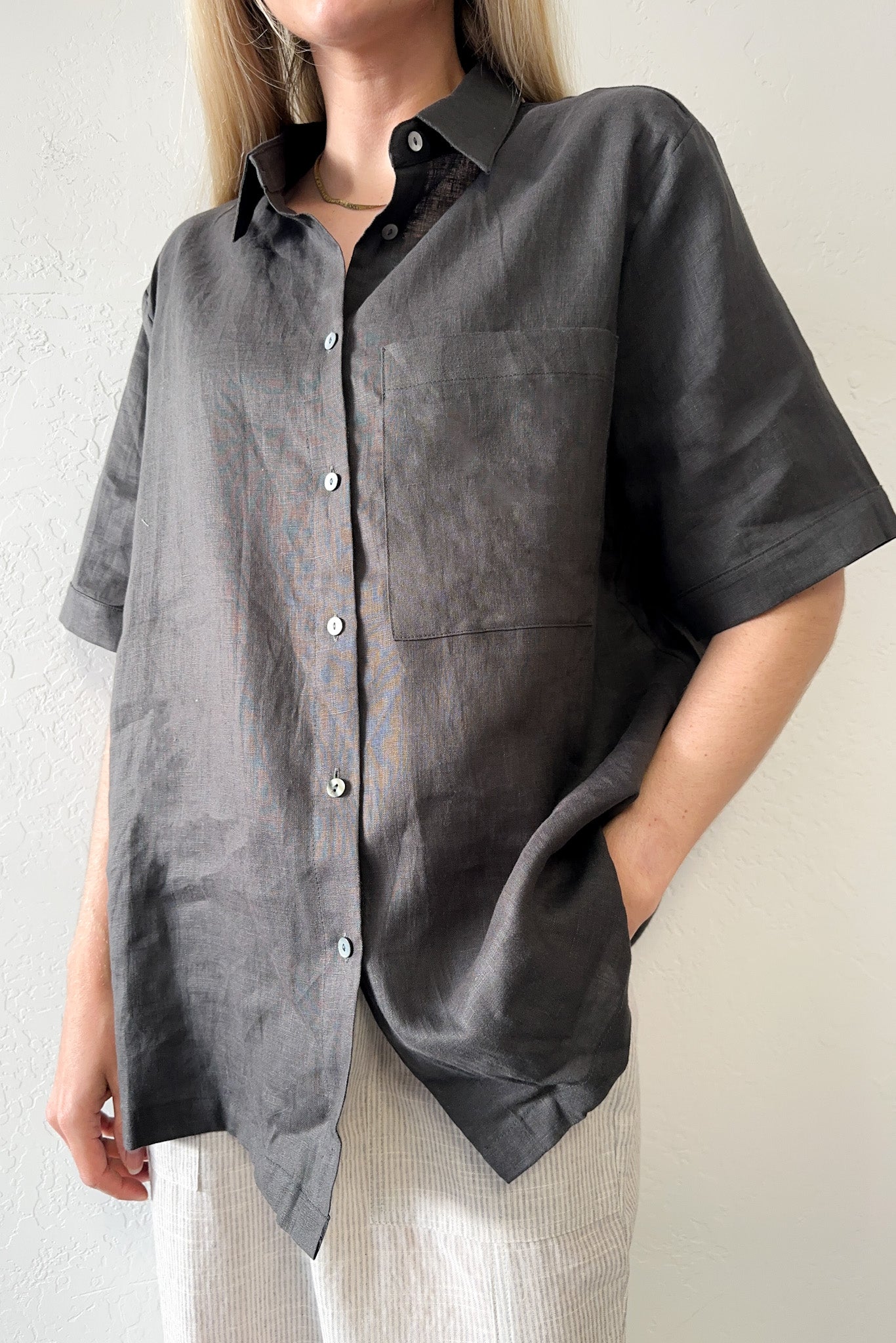 Nantucket Linen Button Down Shirt in Coal - Neutral Ground